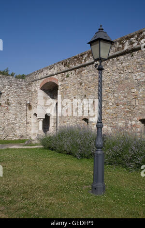 Cour extérieure du château de Buda avec une lampe Banque D'Images