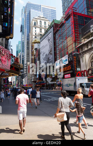 West 42e rue près de Times Square, Manhattan Banque D'Images