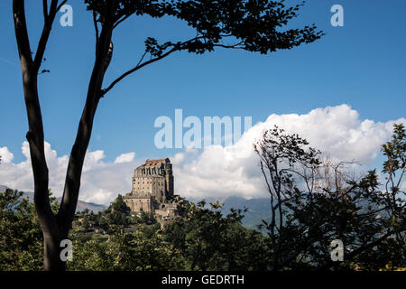 Sacra di San Michele, mont Pirchiriano, Italie Banque D'Images