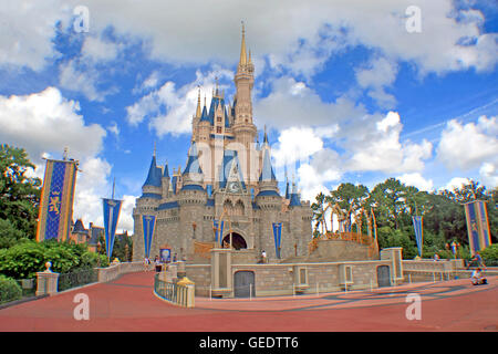 Orlando, Floride, USA. Le 8 octobre 2008. Le Château de Cendrillon de Walt Disney World dans le royaume magique. Lucy Clark/Alamy Live News Banque D'Images