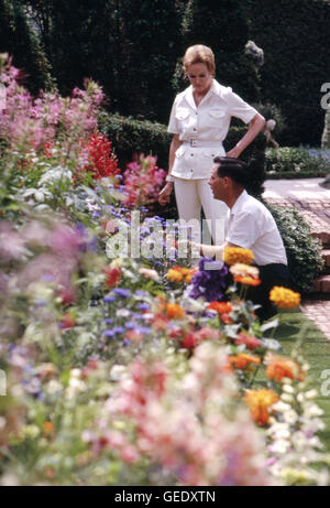 Doris Duke, héritière, à Duke Gardens en 1968. Banque D'Images