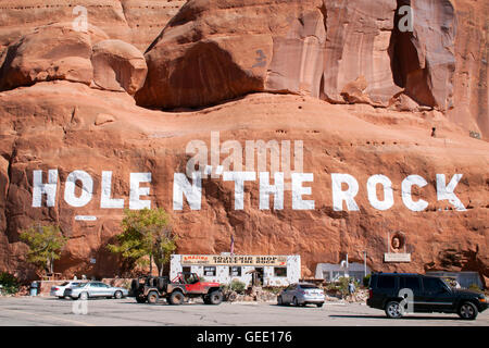 Trou dans la roche maison à Moab Utah Banque D'Images