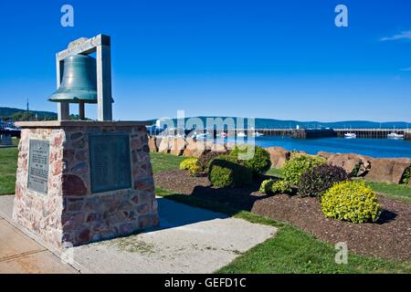 Géographie / Voyages, Canada, de la Nouvelle-Écosse, Digby, actionnés à la main d'alarme, un monument à la marins du bassin de l'Annapolis, et des îles Digby, qui ont perdu la vie entre 1867 et 1967, le long du front de mer dans la ville de Digby, Evangeline T Banque D'Images