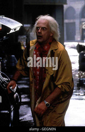 Christopher Lloyd "doc" Brown (Christopher Lloyd) sieht sich um. *** *** Légende locale 1989, Retour vers le futur Partie II, Zurueck in die Zukunft ii Banque D'Images