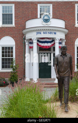 BOSTON, Massachusetts, USA - JUILLET 12,2016 : le John F. Kennedy Hyannis Museum est un musée historique situé au 397, rue Main Banque D'Images