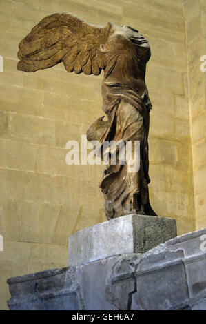 Statue De La Victoire De Samothrace En Résine - Sculpture Décorative Grecque Avec Patin Antidérapant