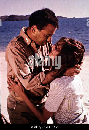 Alan Arkin, Paula Prentiss Bomberpilot Yossarian (Alan Arkin) sucht Trost bei der Krankenschwester Duckett (Paula Prentiss). *** *** 1970 légende locale, captures 22, impasse - Der Boese Trick Banque D'Images