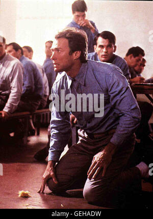 Clint Eastwood Haeftling Morris (Clint Eastwood) wird von einem auf Mitgefangenen ueble provoziert Weise. *** *** Légende locale 1979, Escape From Alcatraz, Die Flucht Von Alcatraz Banque D'Images