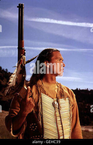 Michael Greyeyes Als Goldgraeber dann das Land der Indianer Mit Hilfe von US-Truppen fuer sich einnehmen wollen, ruft Crazy Horse (Michael Greyeyes) sein Volk zum Kampf gegen die weissen Eindringlinge auf. *** *** Légende locale 1996, Crazy Horse, fou Banque D'Images