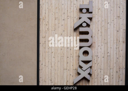 SAINT AUSTELL, CORNWALL, UK - 9 juillet 2016 : TK Maxx Store Se connecter. Saint Austell high street shop. Détails architecturaux. Banque D'Images