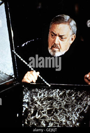 Raymond Burr Perry Mason (Raymond Burr) deckt schliesslich die wahren Hintergruende auf. *** *** Légende locale 1991, Perry Mason : le cas de la vitre Coffi, Perry Mason und der Sarg Glaeserne Banque D'Images