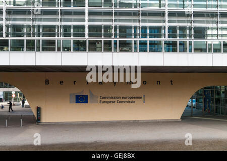 Logo de la Commission européenne sur l'immeuble Berlaymont, Bruxelles, Belgique. Banque D'Images