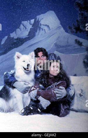 Alyssa Milano, Cameron Bancroft Das abenteuerlustige Paerchen Denise (Alyssa Milano) und Roger Harris (Cameron Bancroft) en Alaska wollen eine Goldmine erforschen. *** *** 1996 légende locale, pour braver l'Alaska, Gefangen Dans Klirrender Kaelte Banque D'Images