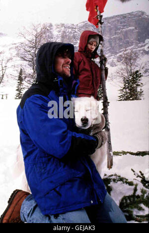 Alyssa Milano, Cameron Bancroft ploetzlich hereinbricht als der Winter, sind Denise (Alyssa Milano) und Roger (Cameron Bancroft) von der Welt abgeschlossen ... *** *** 1996 légende locale, pour braver l'Alaska, Gefangen Dans Klirrender Kaelte Banque D'Images