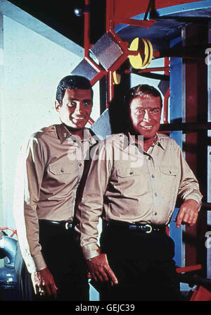 Richard Basehart, David Hedison Amiral Nelson (Richard Basehart), commandant de la Grue (David Hedison) *** légende locale *** 1964, Voyage au fond de la mer, vue sur la mer - En Geheimer Mission, Die Banque D'Images