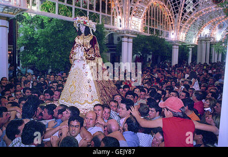 El Rocío Pèlerinage Pèlerinage, procession spéciale,une fois tous les sept ans la vierge voyages de El Rocío à Almonte où il passer Banque D'Images