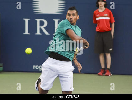 Toronto, Ontario, Canada. Le 25 juillet, 2016. Denis Shapovalov canadien Nick Kyrgios australienne défaites d'avancer au deuxième tour de la Coupe Rogers de Tennis à Toronto, au Canada. © João Luiz de Franco/ZUMA/Alamy Fil Live News Banque D'Images