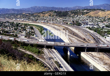 L'A.L. River à l'est du centre-ville de Los Angeles, CA Banque D'Images