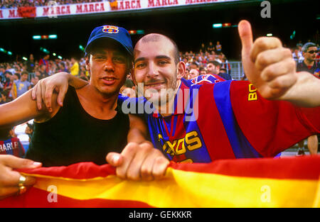 Fans du FC Barcelone. Dans la région de Camp Nou. Barcelona, Espagne Banque D'Images