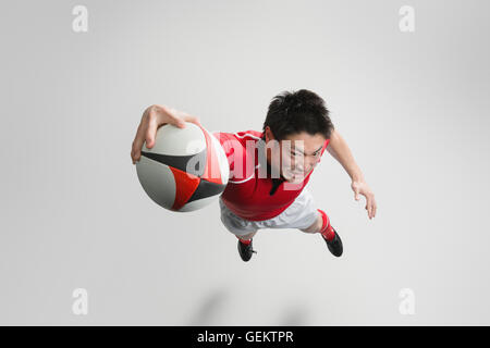 Portrait de joueur de rugby japonais pour marquer un essai de plongée Banque D'Images