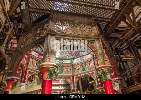 La ferronnerie en fonte à Victorian Station de pompage Glosas Emilianenses cathédrale qui a été restauré et est de catégorie 1 : Bâtiments industriels Banque D'Images