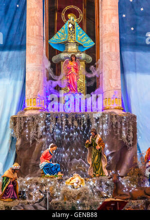 Crèche de Noël autel Mary Parroquia Cathédrale Dolores Hidalgo au Mexique. Où le père Miguel Hidalgo a fait son Grito de Dolers Banque D'Images