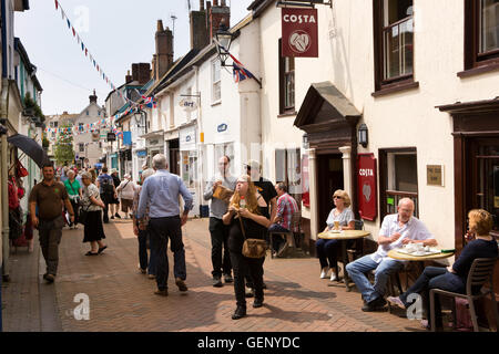 Royaume-uni, Angleterre, Devon, Greenbottom, vieille Fore Street, Costa Café dans le Old Ship Inn, 1350 édifice médiéval Banque D'Images