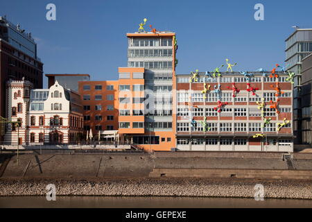 Géographie / billet, l'Allemagne, en Rhénanie du Nord-Westphalie, Rhénanie, Duesseldorf, Medienhafen (ville), Flossis par Rosalie, d'installation Banque D'Images