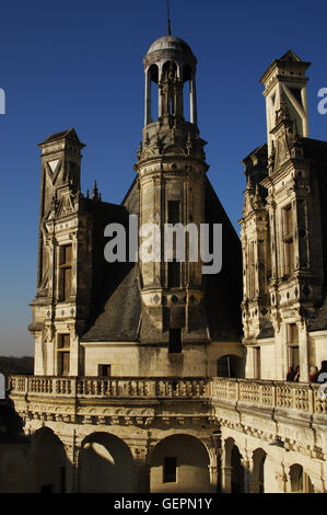 L'art de la Renaissance en France. 16e siècle. Château de Chambord. Attribué à Domenico da Cortona (ca 1465- ca 1549). Construit sur ordre du roi François I entre 1519-1539, le long de la rivière Closson. De l'extérieur. Détail. Vallée de la Loire. Banque D'Images