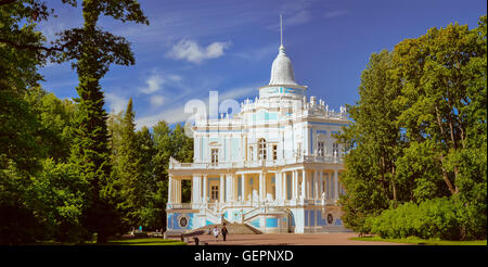 La colline de glissement dans le pavillon Français ruelle dans le château et le parc de l'ensemble de la ville de Oranienbaum, Lomonosov, Russie Banque D'Images