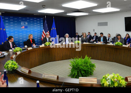 Kerry le septième secrétaire adresses entre les États-Unis et l'Union européenne Conseil de l'énergie Réunion à Washington Banque D'Images