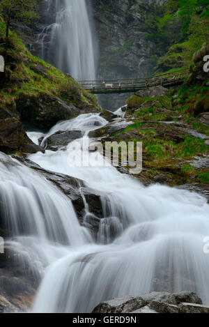 Froda-Wasserfall, Valle Verzasca bei Sonogno, Froda, Tessin, Suisse Banque D'Images