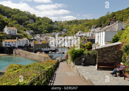 Port de pêche de Polperro à Cornwall, England, UK Banque D'Images