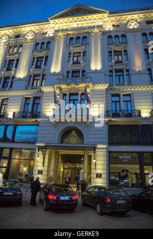 Varsovie, Pologne, l'hôtel Bristol dans la soirée Banque D'Images
