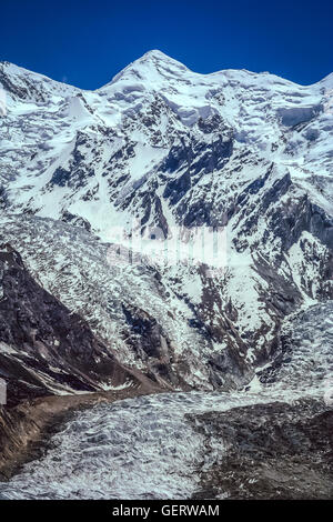 Glacier massif au pied du Nanga Parbat montagne dans la gamme Karakorum, au Pakistan Banque D'Images