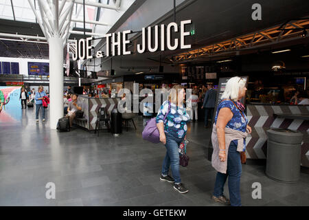 Aérogare de départ, l'aéroport international de Keflavik, Islande Banque D'Images