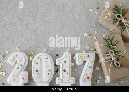 2017 bougies avec eco présente les boîtes, nouvelle année copie espace historique Banque D'Images