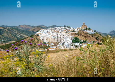 Iznajar ville vue de la partie est. Andalousie, Espagne Banque D'Images