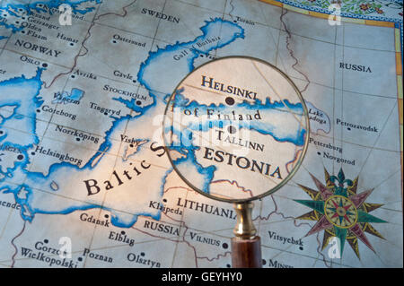 HELSINKI carte de style ancien avec loupe sur le golfe de Finlande, avec Helsinki et Tallinn, mer Baltique, Suède et Europe de l'est Banque D'Images