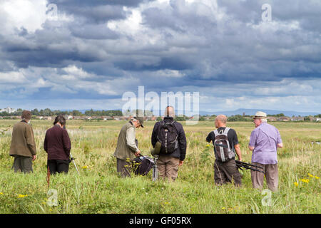 Les ornithologues amateurs, les observateurs de la faune et à la RSPB Marshside Réserver, Southport, Merseyside, Royaume-Uni Banque D'Images