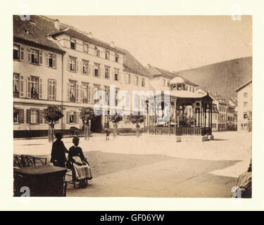 Town Square et kiosque d'une ville dans la région de la Forêt Noire d'Allemagne, ch. 1870. Peut-être de Calw. L Meder, Heidelberg Banque D'Images