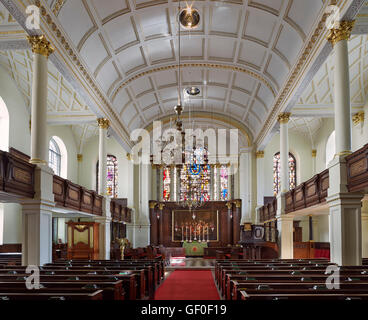 St George's Hanover Square. Nef à l'Est ; construit par John James entre 1721 et 1725. Banque D'Images