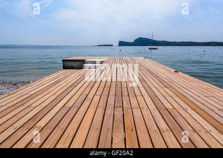 Le lac de Garde, San Felice del Benaco, Italie Banque D'Images