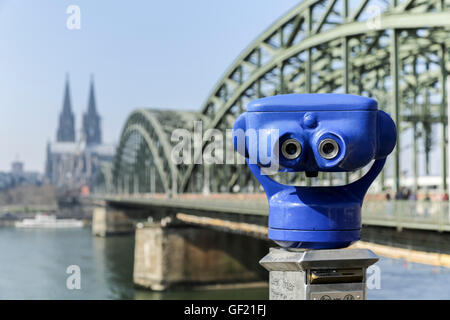 La cathédrale de Cologne et de pont Hohenzollern, Cologne, Allemagne Banque D'Images