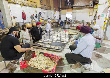 Gurudwara Bangla Sahib, lieu de culte sikh à Delhi, Inde Banque D'Images