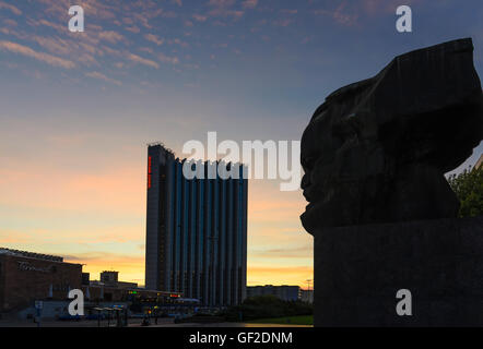 Chemnitz : Monument Karl Marx et l'hôtel Mercure, l'Allemagne, Sachsen, Texas, United States Banque D'Images