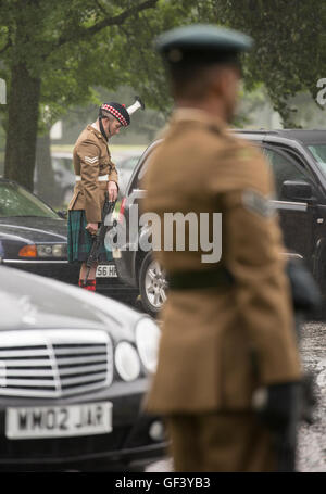 Dumfries, en Écosse, au Royaume-Uni. 28 juillet, 2016. Funérailles de Joshua Hoole à CrichtonChurch, Dumfries. L'Écosse Le Cpl Joshua Hoole, 26 ans, de Ecclefechan, près de Lockerbie, est mort sur la formation préalable au cours de la bataille des sergents peloton Course Credit : sud-ouest de l'ECOSSE/Alamy Images Live News Banque D'Images