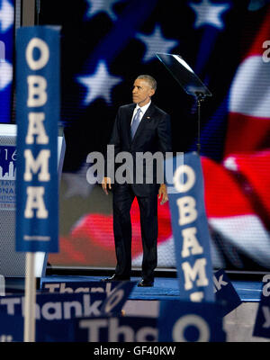 Philadelphie, Pennsylvanie, USA. 27 juillet, 2016. Le président des États-Unis, Barack Obama fait remarques pendant la troisième session de la Convention nationale démocrate de 2016 à la Wells Fargo Center de Philadelphie, Pennsylvanie, le mercredi, Juillet 27, 2016.Credit : Ron Sachs/CNP. Credit : Ron Sachs/CNP/ZUMA/Alamy Fil Live News Banque D'Images