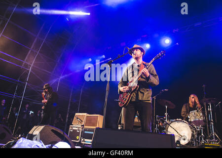 Matlock, Derbyshire, Royaume-Uni. 28 juillet, 2016. James Skelly, Paul Duffy, Nick Power, Ian Skelly et Paul Molloy de la Coral effectuer à YNOT Festival, Matlock, 2016 Credit : Myles Wright/ZUMA/Alamy Fil Live News Banque D'Images