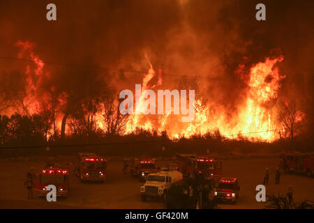 Santa Clarita, Californie, USA. 24 juillet, 2016. 24 juillet 2016 - Le ''Set Fire'' a commencé à un peu après 14h00 le 22 juillet 2016 près de l'autoroute 14 et le sable Canyon et a brûlé depuis plus de 38 000 acres au nord de Los Angeles, Californie. De nombreuses équipes au sol, l'aile fixe et d'hélicoptères de combat ressources continuent de l'incendie. © Craig Durling/ZUMA/Alamy Fil Live News Banque D'Images